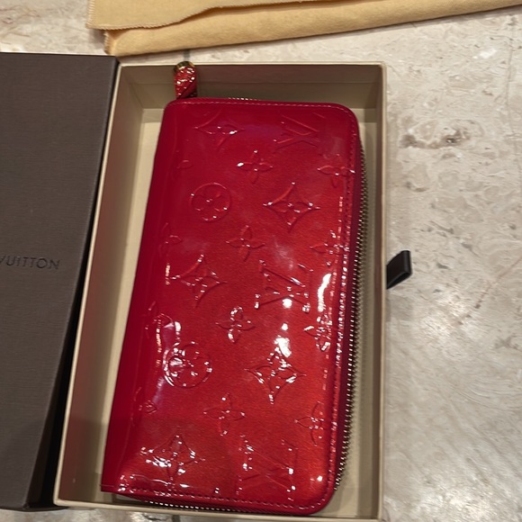 Brand new Louis Vuittons collection wallet - Picture 5 of 5
